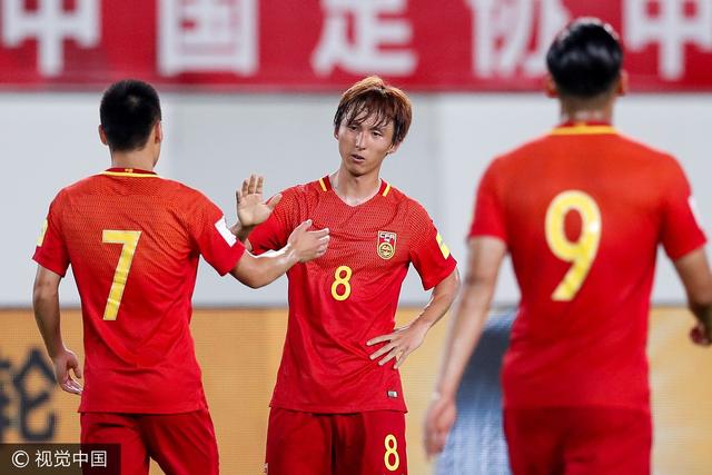 玩球头条：国足8-1菲律宾 张稀哲失点7将建功邓涵文2球