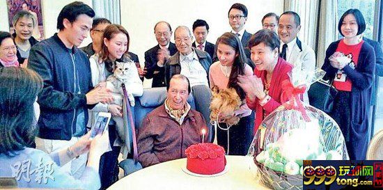 博彩资讯：赌王何鸿?庆祝94岁生日 三太亲自下厨做菜(图)
