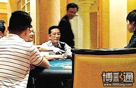 吴启华澳门赌场豪赌，赌桌筹码几十万